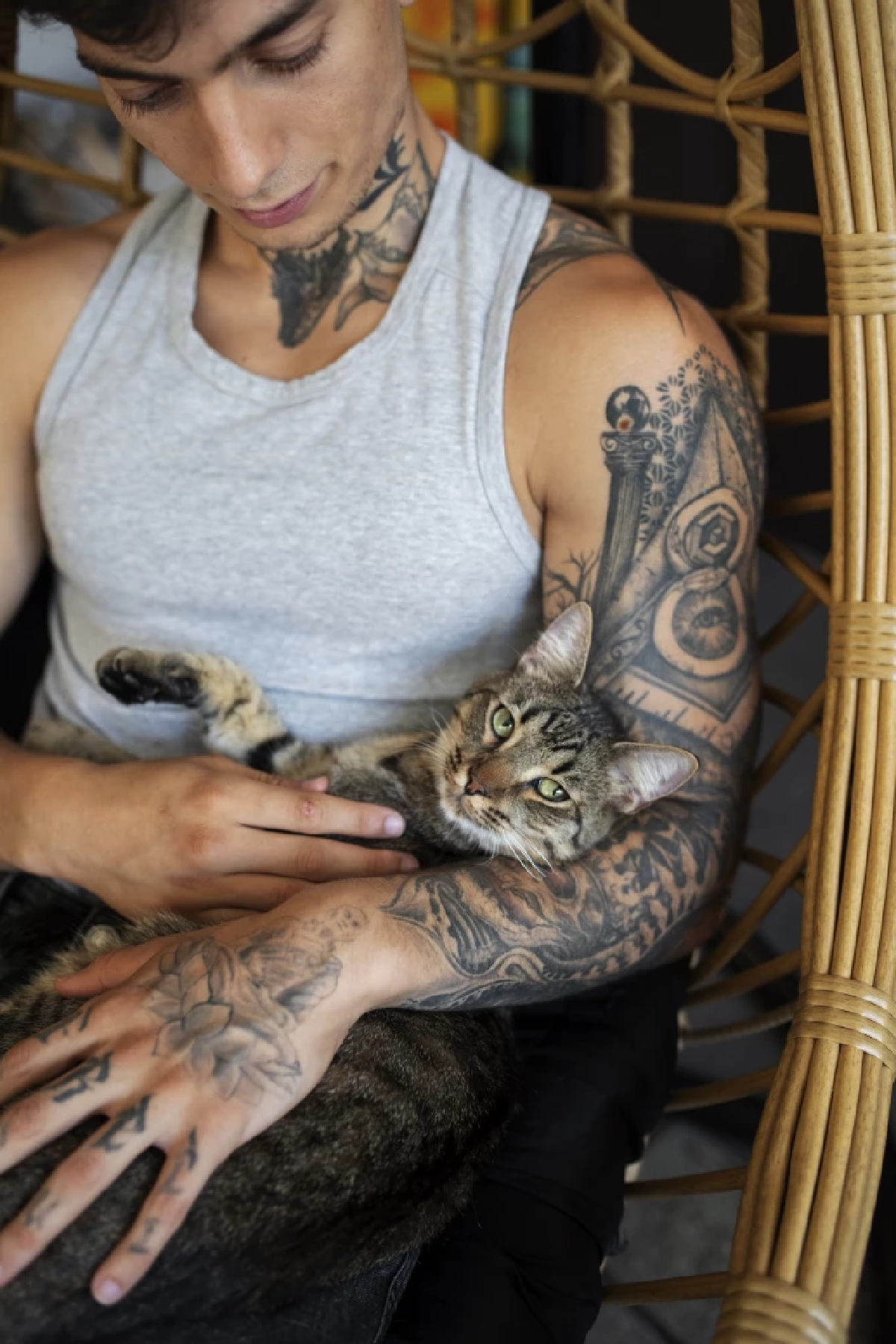 สักแล้วรับราชการได้ไหม? เสรีภาพส่วนตัวกับกติกาอาชีพ