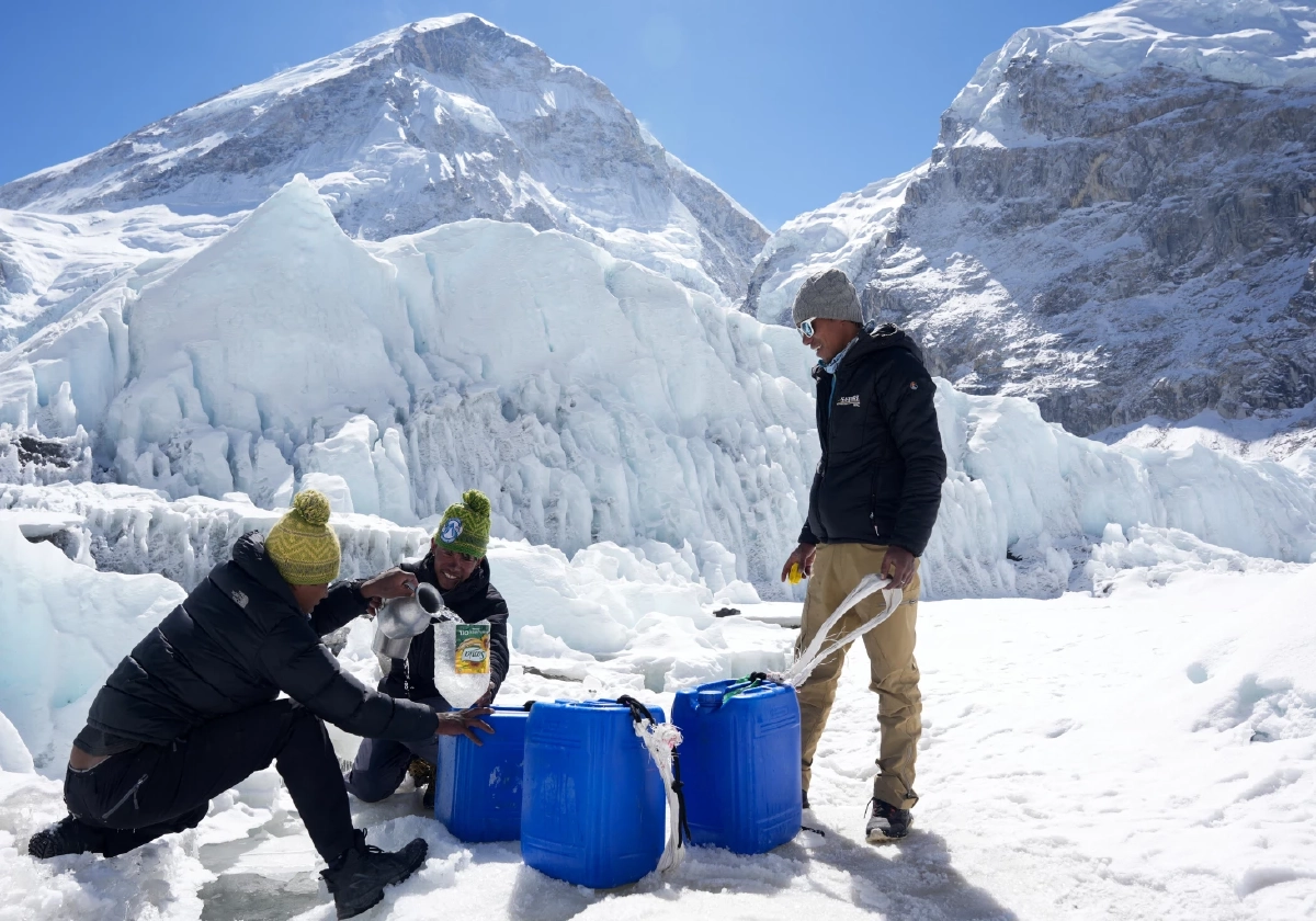 ฝรั่งเศสเริ่มแบน 'สารเคมีชั่วนิรันดร์' คุมเข้มเครื่องสำอาง - เสื้อผ้า