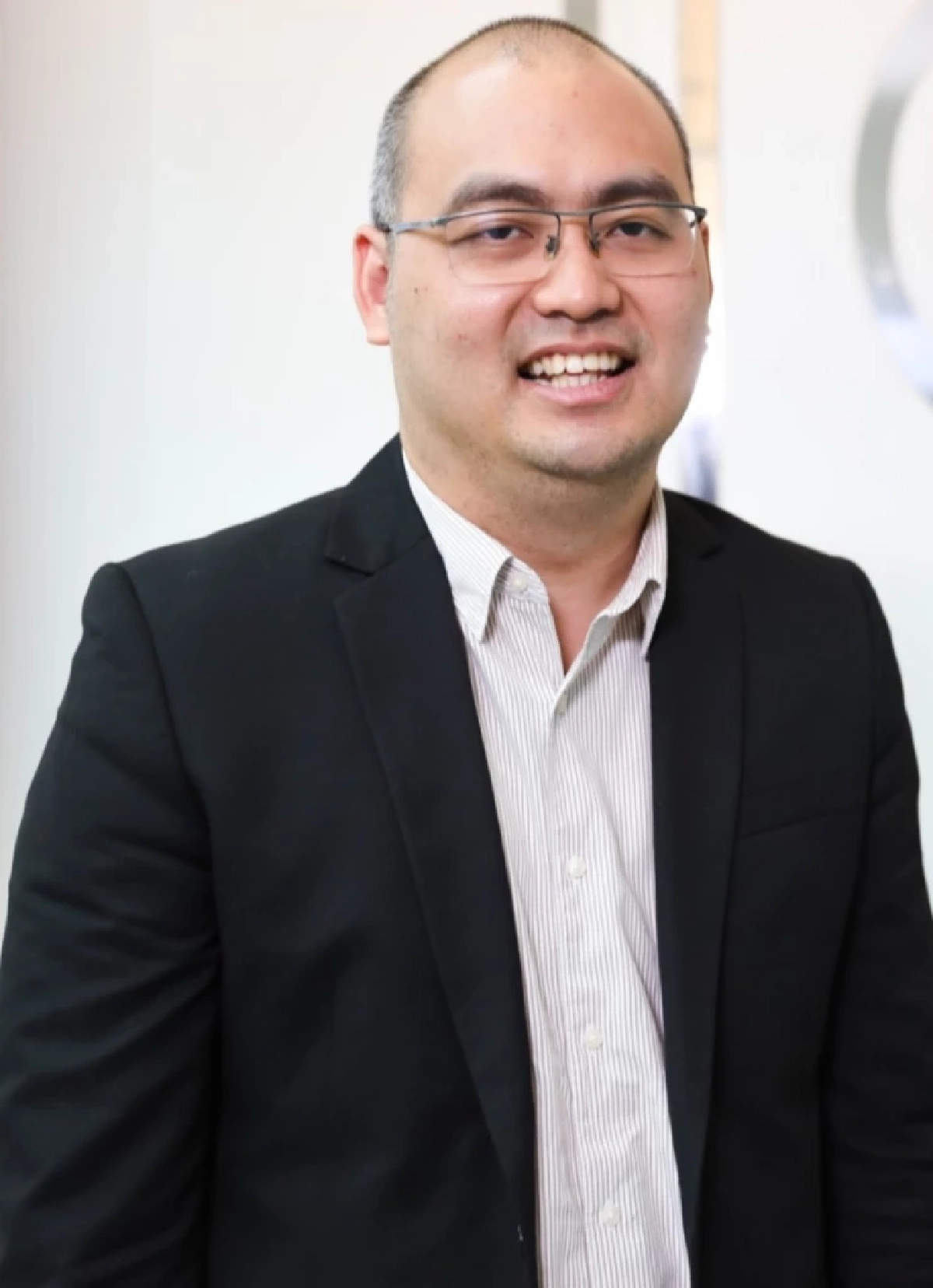 ดร.ปุรวิชญ์ วัฒนสุข คณะรัฐศาสตร์ มหาวิทยาลัยธรรมศาสตร์