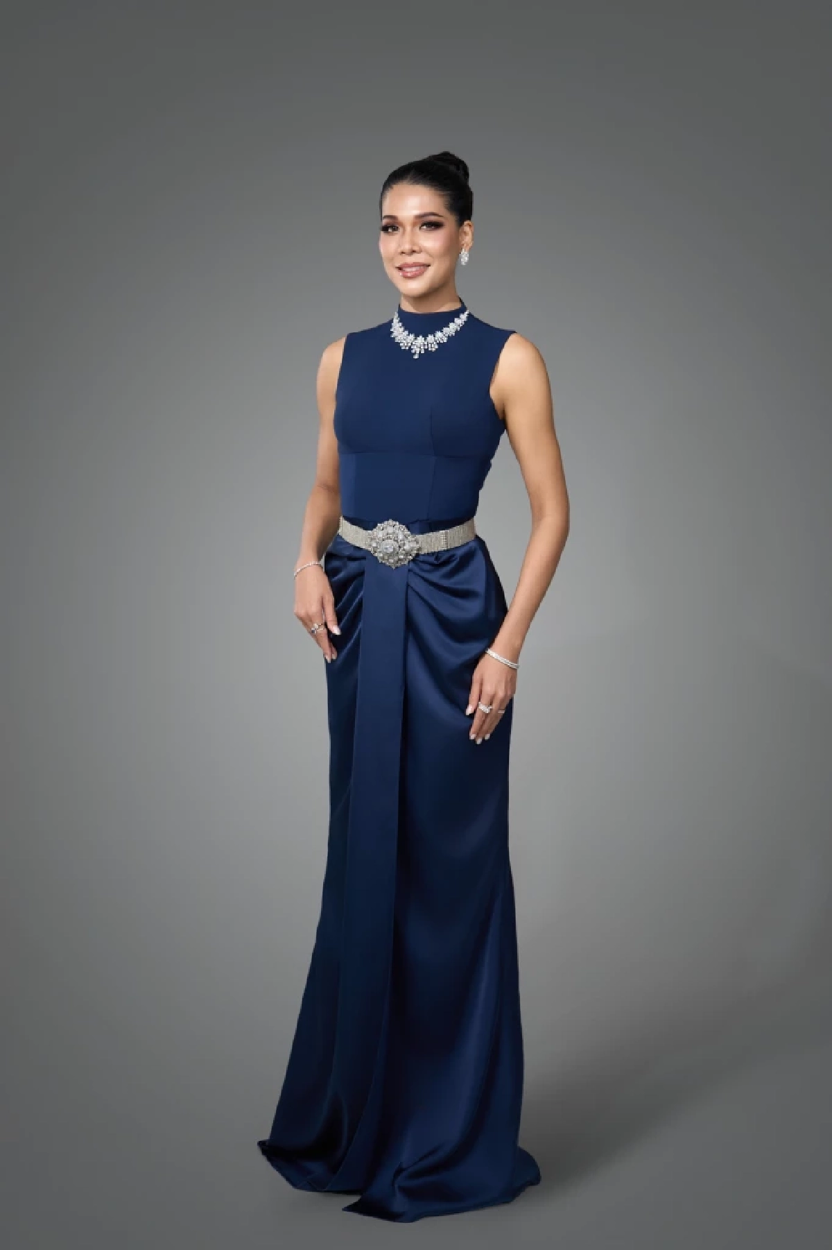 ฉายลุคความเป็นไทย! “แซมมี่ ชนิตา" บินลัดฟ้า ลุ้นคว้ามง 3 ในเวทีมิสเวิลด์