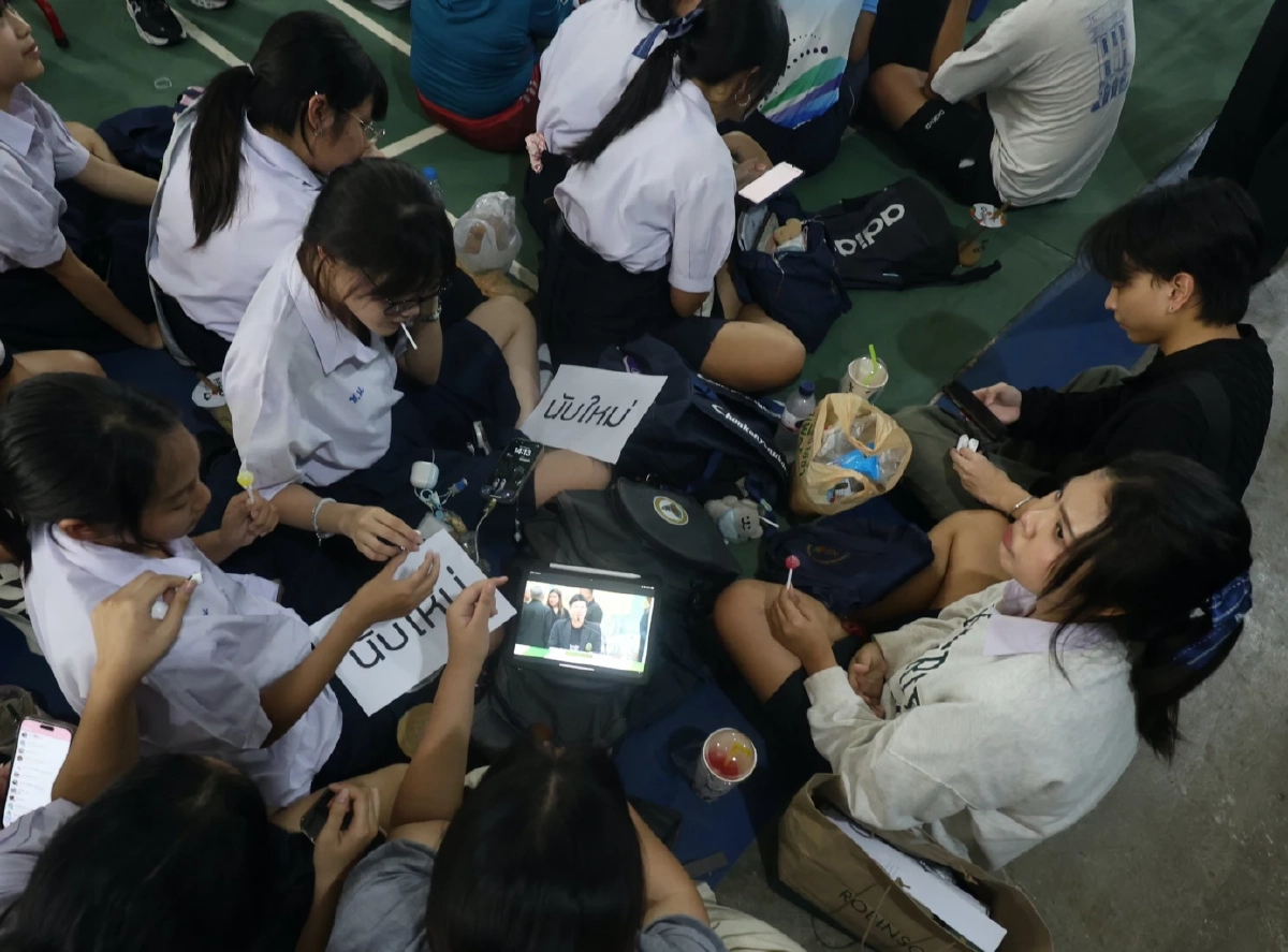 "ชลบุรีโมเดล" เมื่อ 'บัตรเขย่ง-ไฟดับ-หีบลึกลับ' เขย่าศรัทธา กกต.