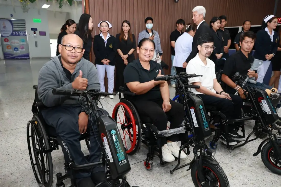 กรมการแพทย์-กรมขนส่งทางบก มอบอุปกรณ์ช่วยเหลือผู้พิการ