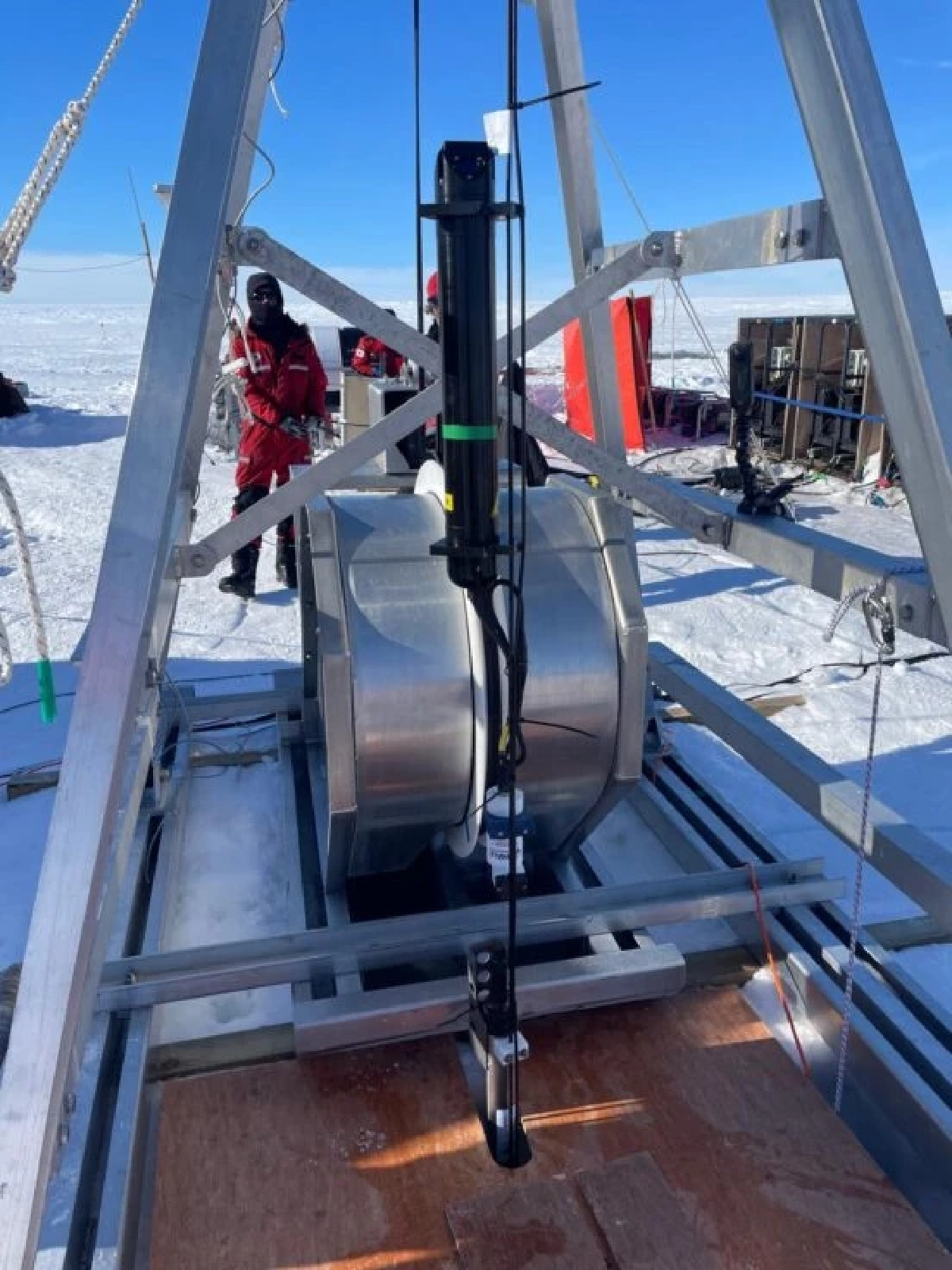 Cr.Reuters &amp; British Antarctic Survey