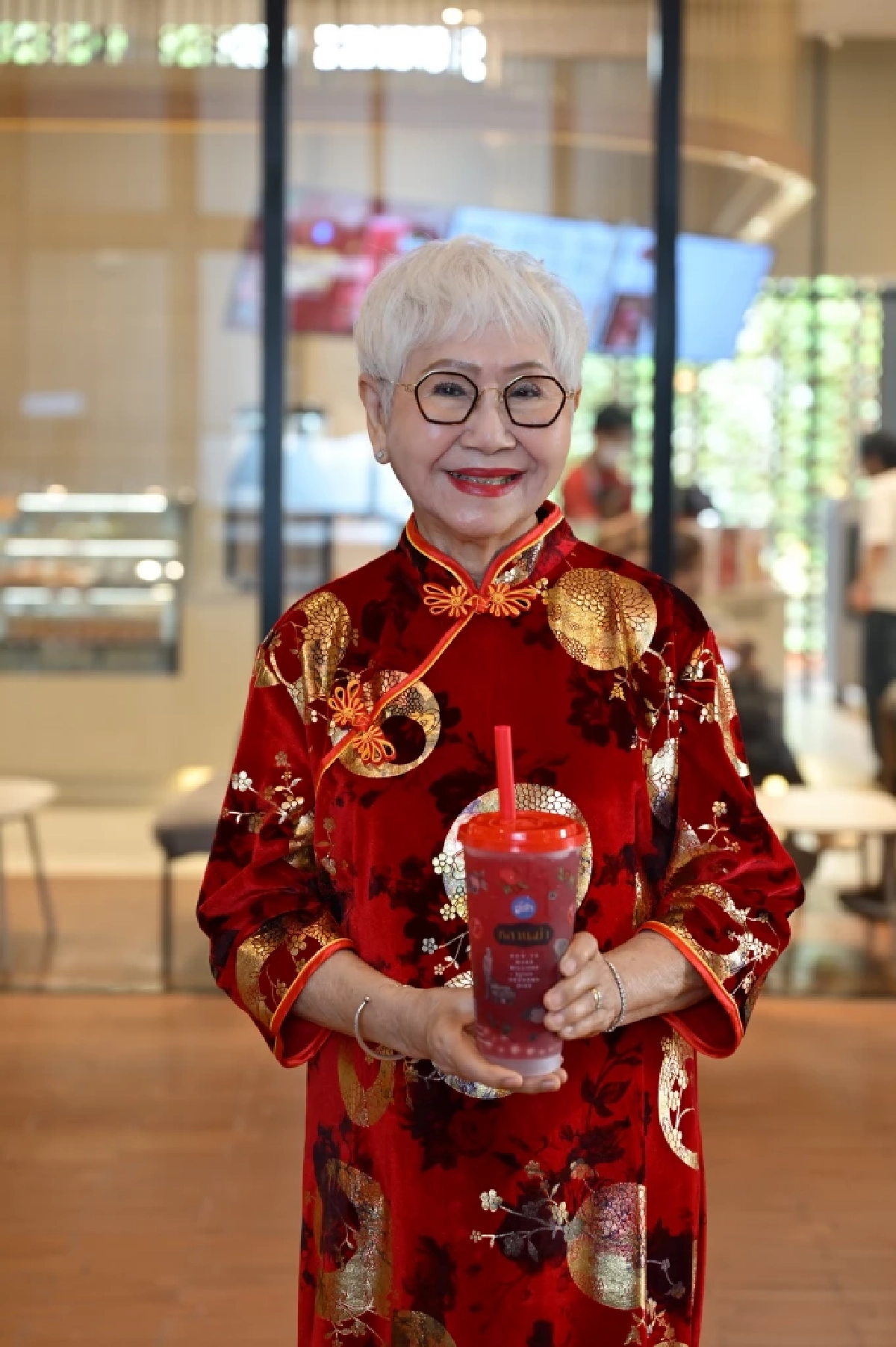 ‘ชาทับทิมสมหวัง’ เฮงรับตรุษจีน หลานม่า x ชาตรามือ เขย่าตลาดชา 2 หมื่นล้าน