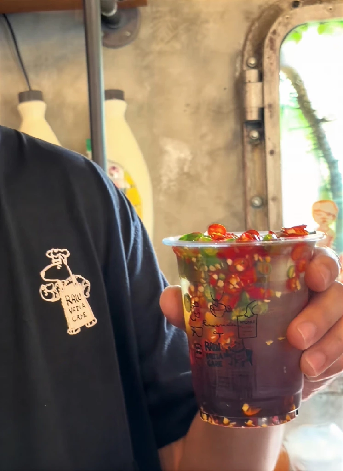 CREDIT : รอเวลา คาเฟ่