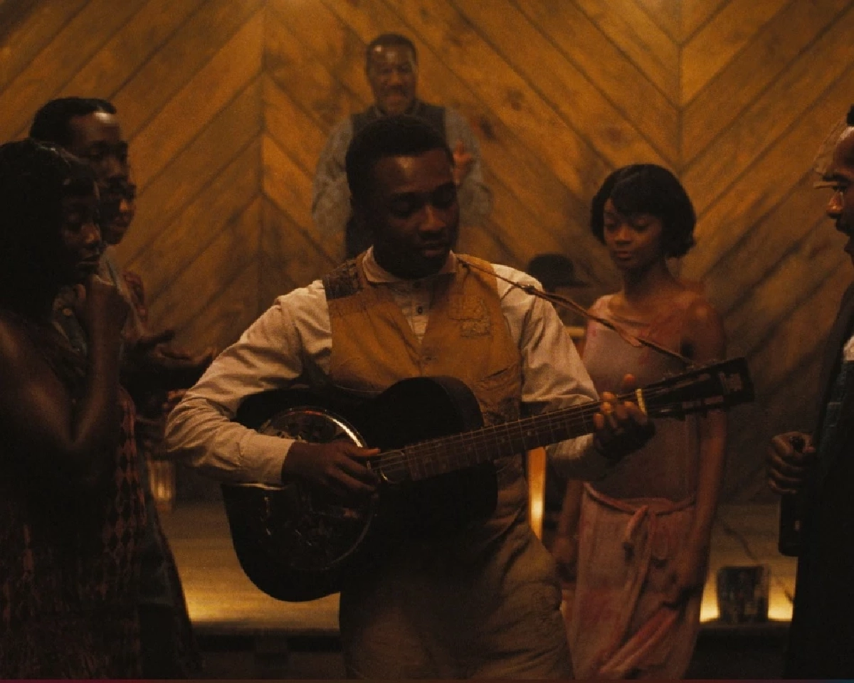 ทำไม Sinners หนังแวมไพร์ ชิงฯ ออสการ์มากที่สุด เพราะเรื่องนี้ เป็นมากกว่าแค่หนังผี