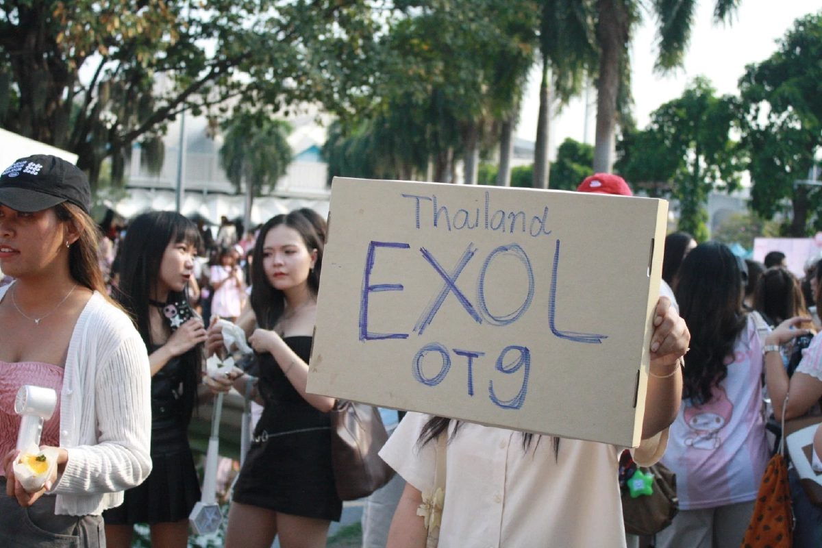 13 ปีที่วัยเยาว์ของเรามีชื่อว่า 'EXO' คุยกับทีมโปรเจกต์ไทย ถึงความทุ่มเทแรงใจให้กับศิลปิน