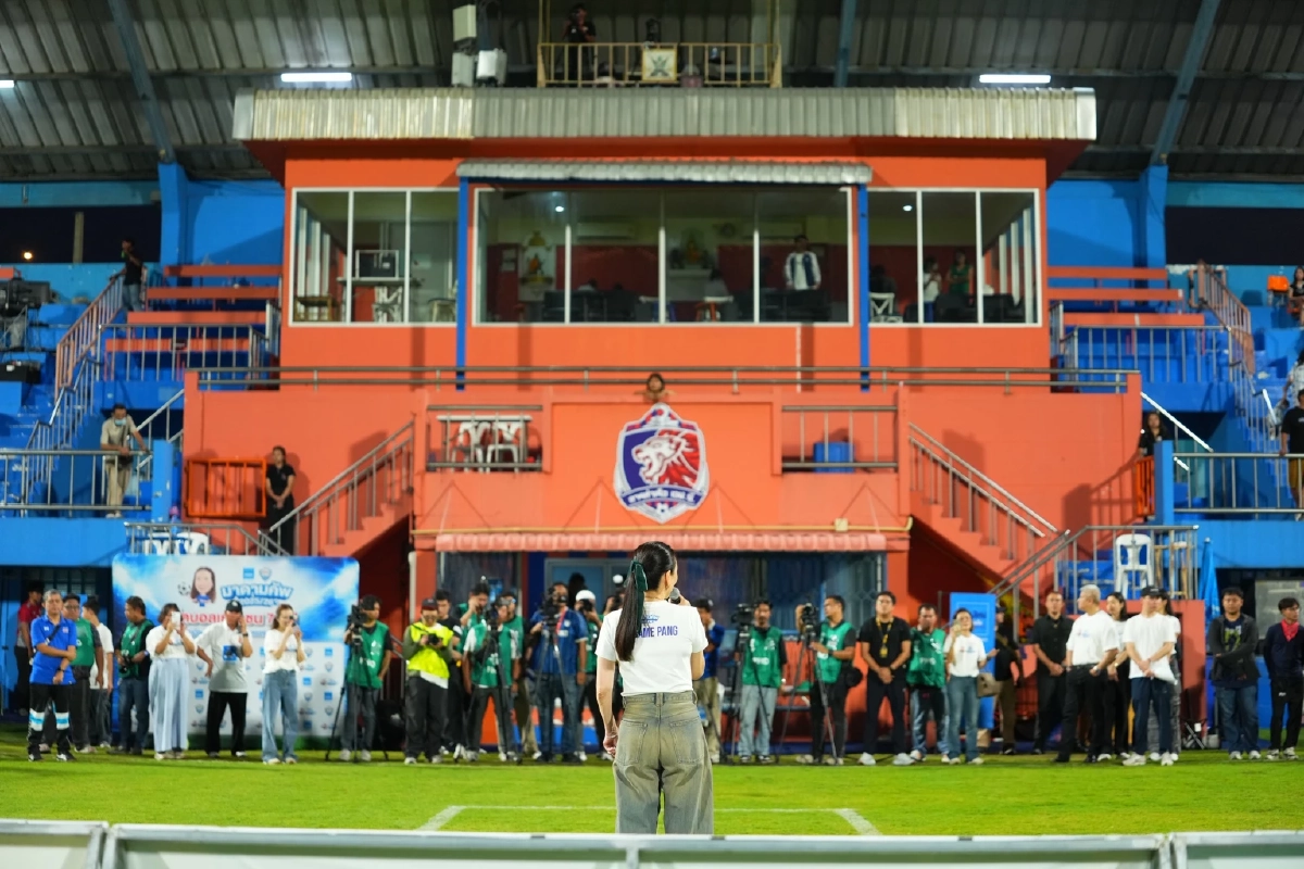 ราชวินิตบางแก้ว ผงาดแชมป์มาดามคัพสมัยแรก! มาดามแป้ง ปลื้มพัฒนาเยาวชน