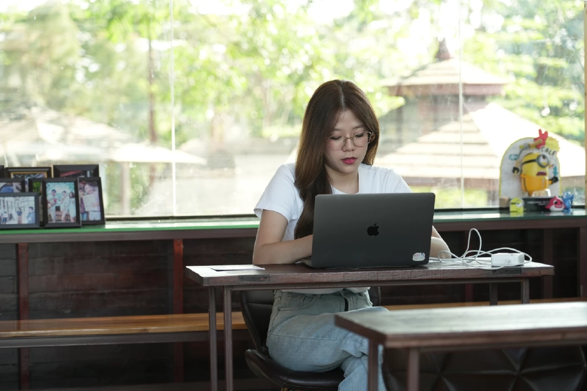 เราอยากทำ “รัฐสภาโปร่งใส” ในยุครัฐบาลประชาชน กับ 'ฝ้าย ภัณฑิรา มั่นสัมฤทธิ์'