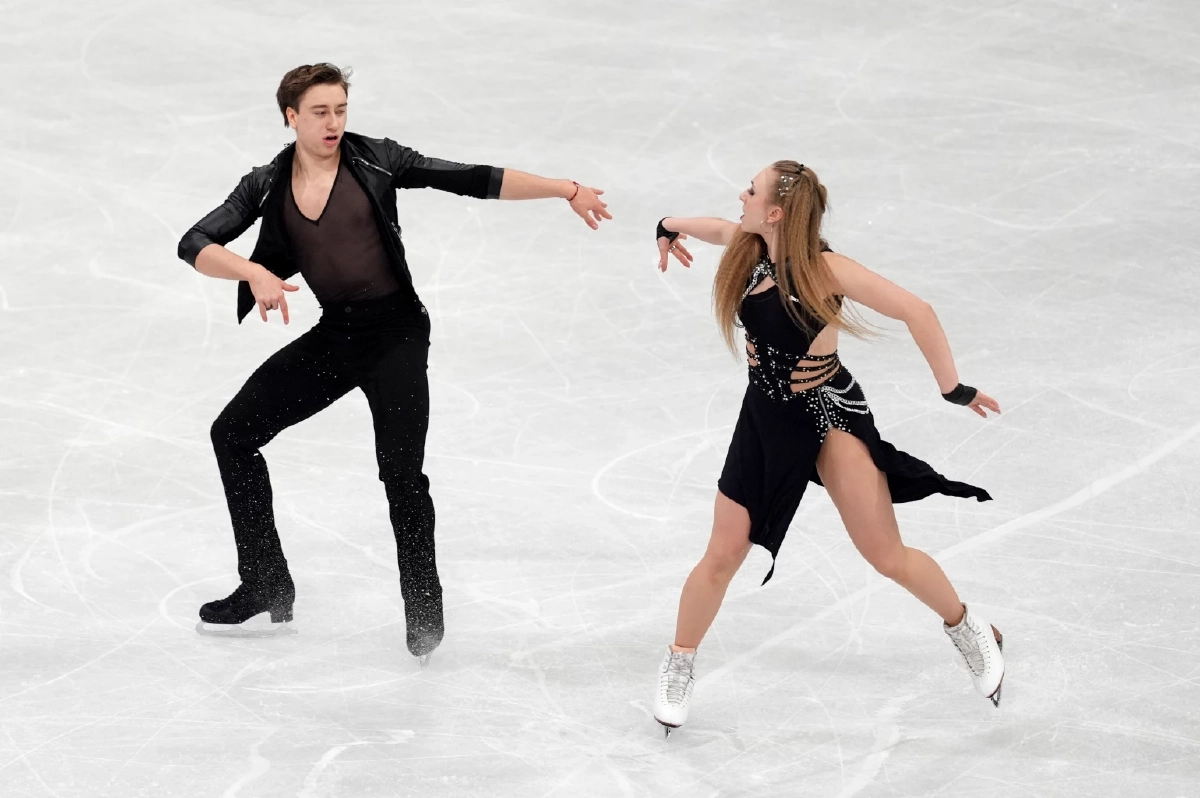 คู่พี่น้องนักเต้นไอซ์แดนซ์ใช้ดนตรี AI ในการแข่งขันกีฬา ‘โอลิมปิกฤดูหนาว’