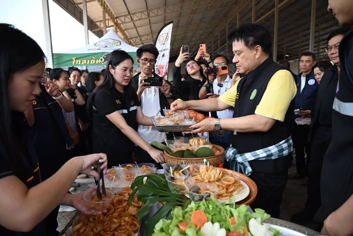 รมช.นเรศเปิดแคมเปญ "รักนะจึงให้หอมฯ" กระจายผลผลิตหอมหัวใหญ่