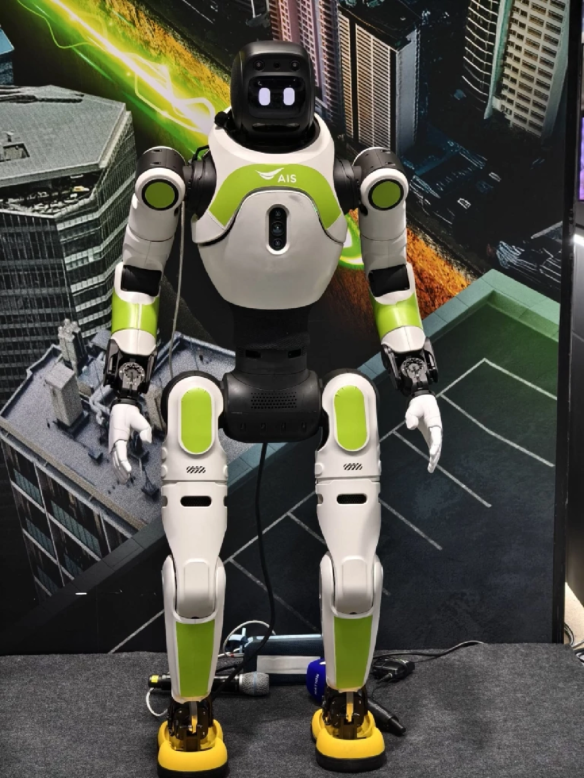 AIS เปิดตัวหุ่นยนต์ AI น้องจีจี้ พลิกโฉมธุรกิจรีเทล ช่วยงานแบบไม่มีพัก