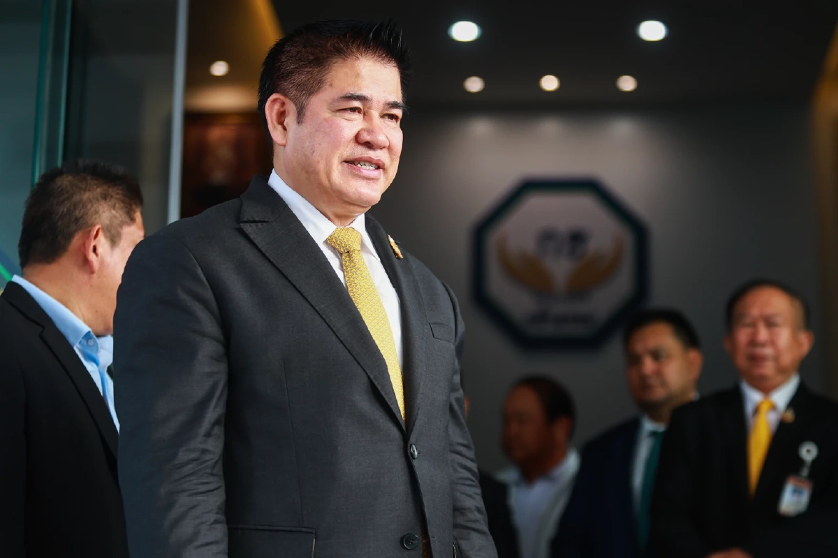 ร.อ.ธรรมนัส พรหมเผ่า 