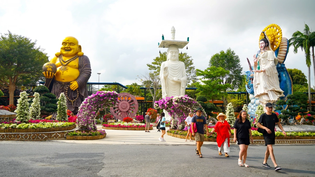 สวนนงนุช จัดแคมเปญ ‘อย่าทิ้งใบเสร็จ’ เติมน้ำมัน-ชาร์จ EV รับสิทธิ์ชมโชว์ฟรี