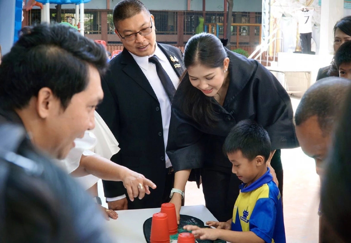 เลขาฯ รมต.สันติ รณรงค์ต่อต้านบุหรี่ไฟฟ้า สร้างภูมิคุ้มกันในรั้วโรงเรียน