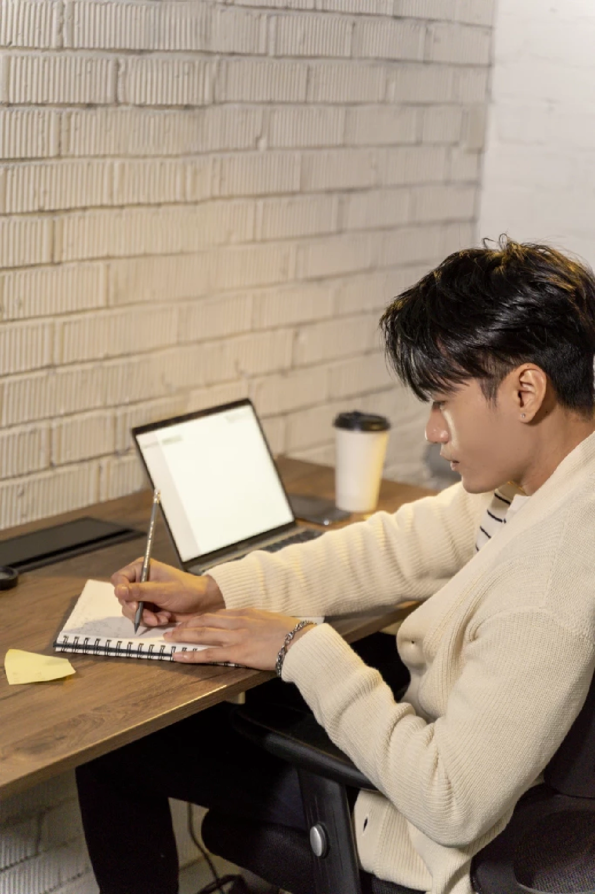 ยุคใหม่ ผู้ใหญ่ต้องกลับมาเรียนอีกครั้ง เทรนด์ใหม่ของคนทำงาน