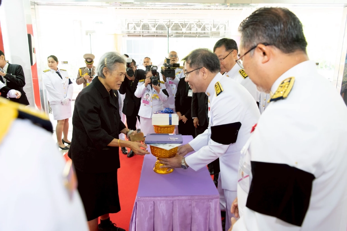 กรมสมเด็จพระเทพฯ เสด็จฯ ทรงเปิดนิทรรศการ "ครบรอบ 60 ปี สถาบันบัณฑิตพัฒนบริหารศาสตร์"