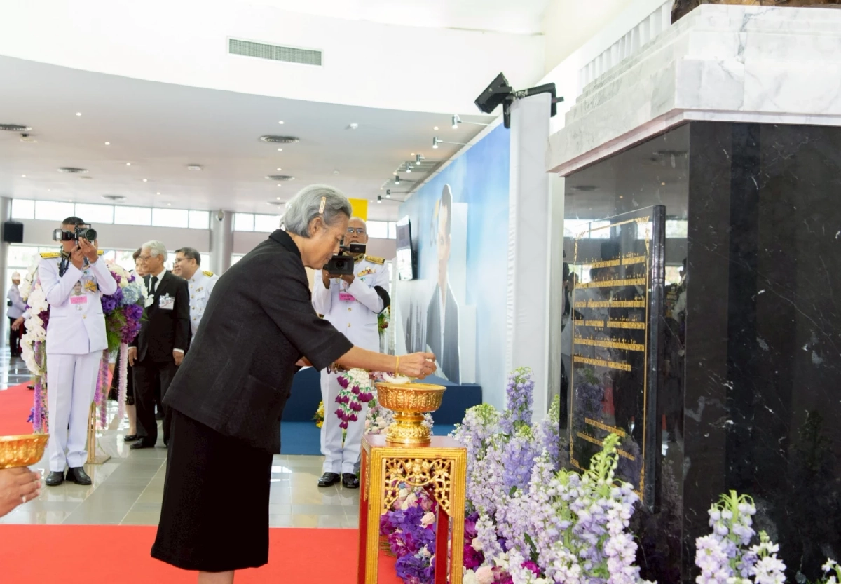 กรมสมเด็จพระเทพฯ เสด็จฯ ทรงเปิดนิทรรศการ "ครบรอบ 60 ปี สถาบันบัณฑิตพัฒนบริหารศาสตร์"