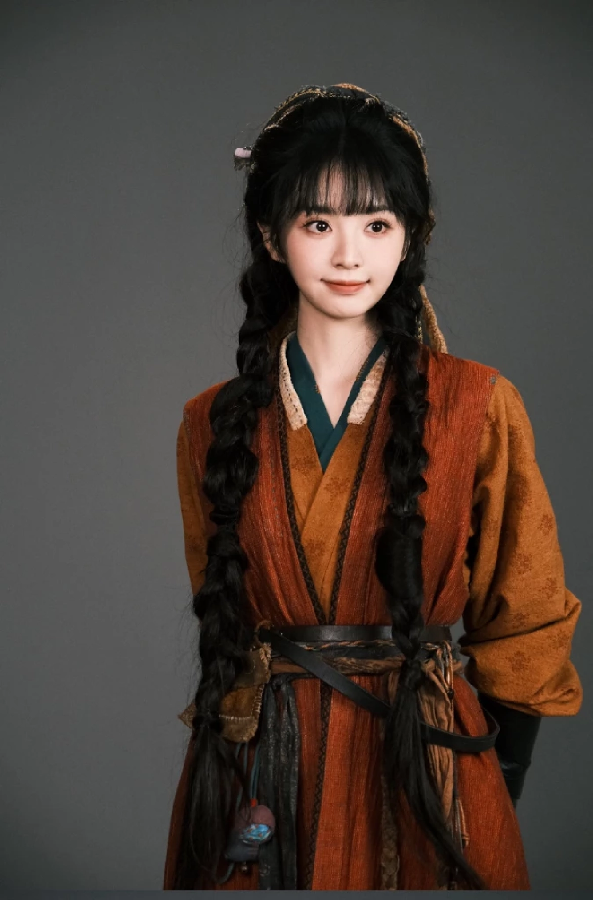 ‘ฉกฉวย’ หรือ ‘อินสปาย’? ถอดบทเรียนจากซีรีส์ ‘ล่าหยก’ เมื่อเครื่องแต่งกายกลายเป็นสมรภูมิข้ามชาติ