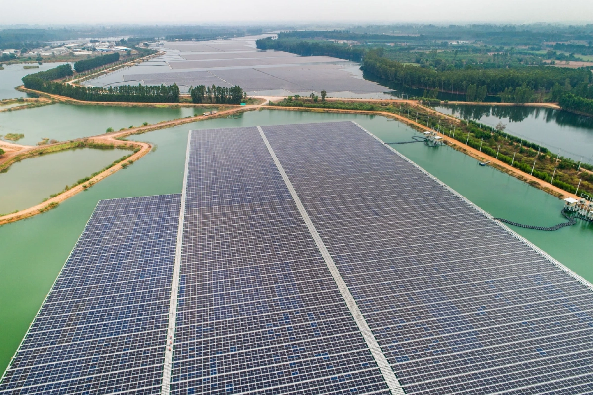 เปิดกรณีศึกษา! ทางรอดยุคน้ำมันแพง Double A ใช้พลังงานสะอาดรับมือ