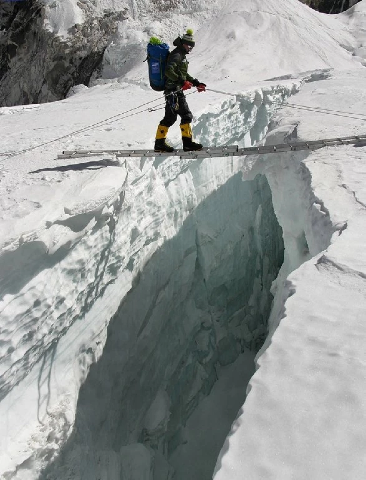 สรุปให้ ไกด์เอเวอเรสต์ วางยานักปีนเขา  จัดฉากกู้ภัยฮุบ 20 ล้านเหรียญ