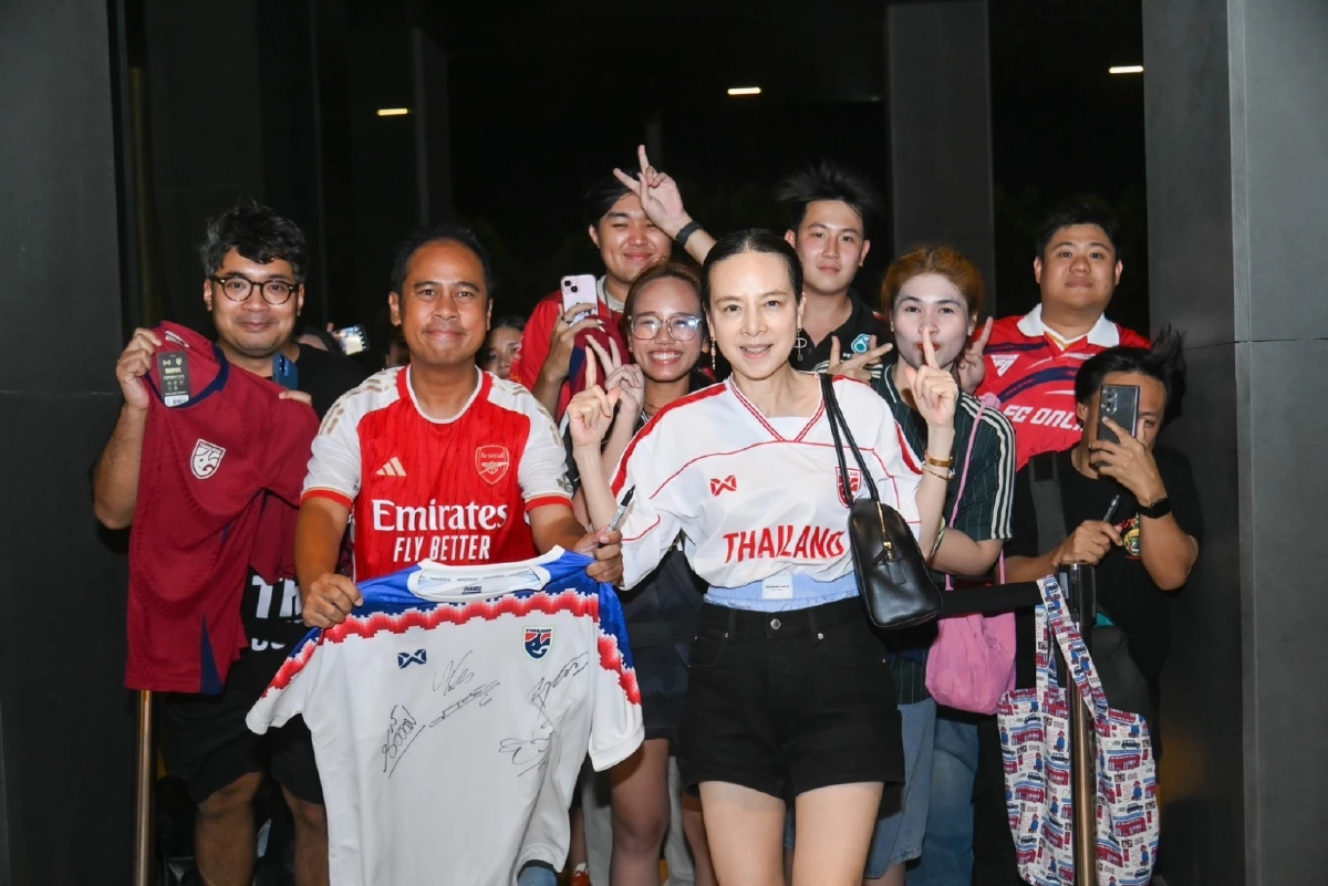 มาดามแป้ง เยี่ยมแคมป์ช้างศีก อัดฉีด 3 ล้าน ช้างศึกไปเอเชียน คัพ 2027