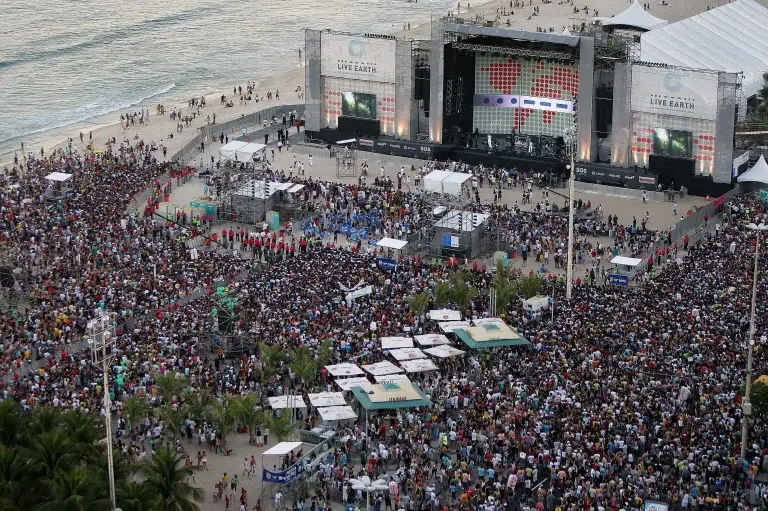 วัน Earth Day วันคุ้มครองโลก กับพลังดนตรีร็อก - ประท้วงปี 1970 ตอนนี้เรารักษ์โลกกันหรือยัง Credit ภาพ AFP 