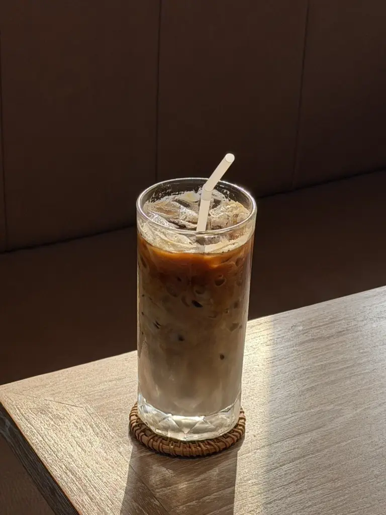 FOLKS ON THE BEACH หาดดงตาล พัทยา  หลีกหนีความวุ่นวาย Social Space ของผู้คนที่หลงใหล Vibe เดียวกัน