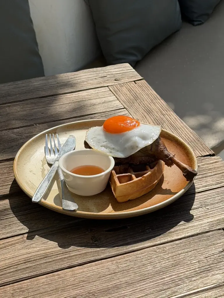 FOLKS ON THE BEACH หาดดงตาล พัทยา  หลีกหนีความวุ่นวาย Social Space ของผู้คนที่หลงใหล Vibe เดียวกัน