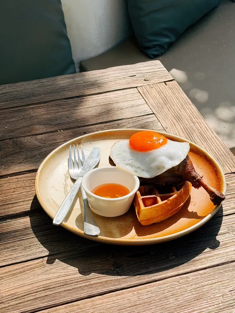 FOLKS ON THE BEACH หาดดงตาล พัทยา  หลีกหนีความวุ่นวาย Social Space ของผู้คนที่หลงใหล Vibe เดียวกัน