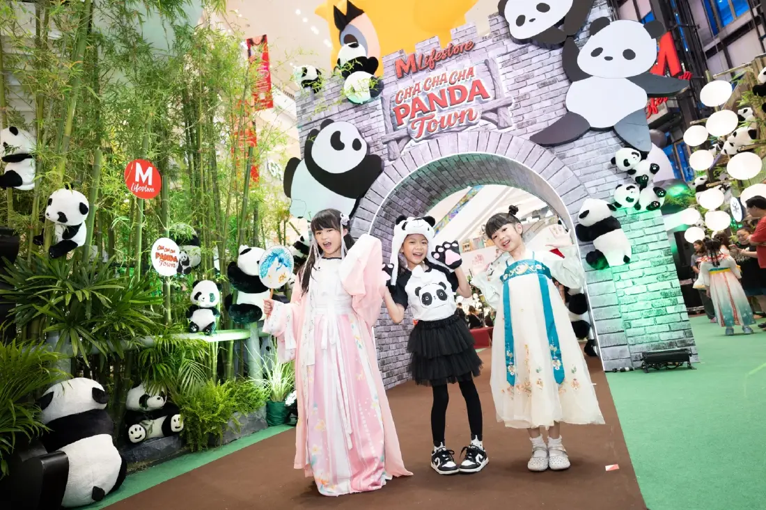 มนต์เสน่ห์แห่งชา ของหวาน ประติมากรรมแพนด้ายักษ์สูงกว่า 6 เมตร เดอะมอลล์ไลฟ์สโตร์