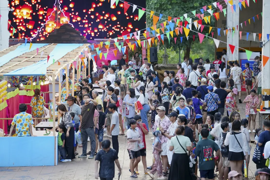 สงกรานต์ 2569 คึกคัก นักท่องเที่ยวท่วมท้น คาดสร้างรายได้กว่า 3 หมื่นล้าน