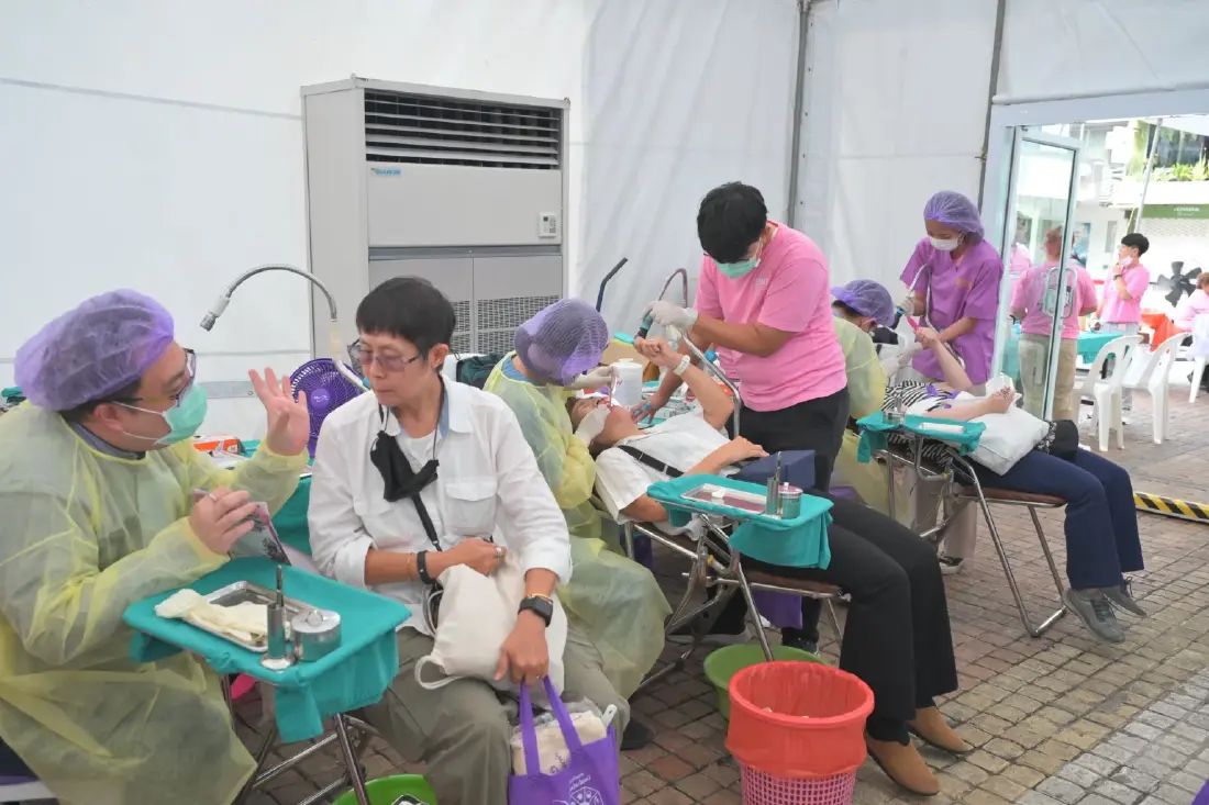 จุฬาฯ ยกระดับคุณภาพชีวิตแรงงาน จัดตรวจสุขภาพ และให้บริการด้านต่าง ๆ ฟรี! กลางสยามสแควร์