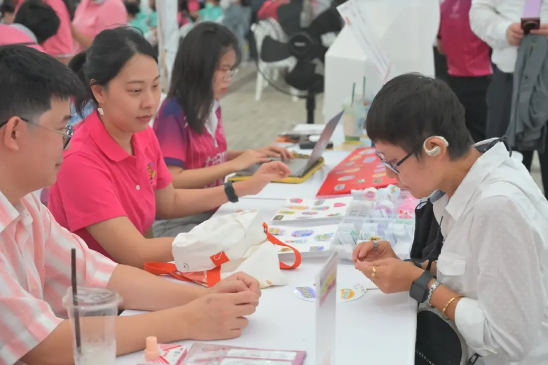 จุฬาฯ ยกระดับคุณภาพชีวิตแรงงาน จัดตรวจสุขภาพ และให้บริการด้านต่าง ๆ ฟรี! กลางสยามสแควร์