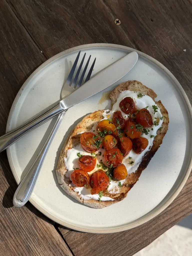 FOLKS ON THE BEACH หาดดงตาล พัทยา  หลีกหนีความวุ่นวาย Social Space ของผู้คนที่หลงใหล Vibe เดียวกัน