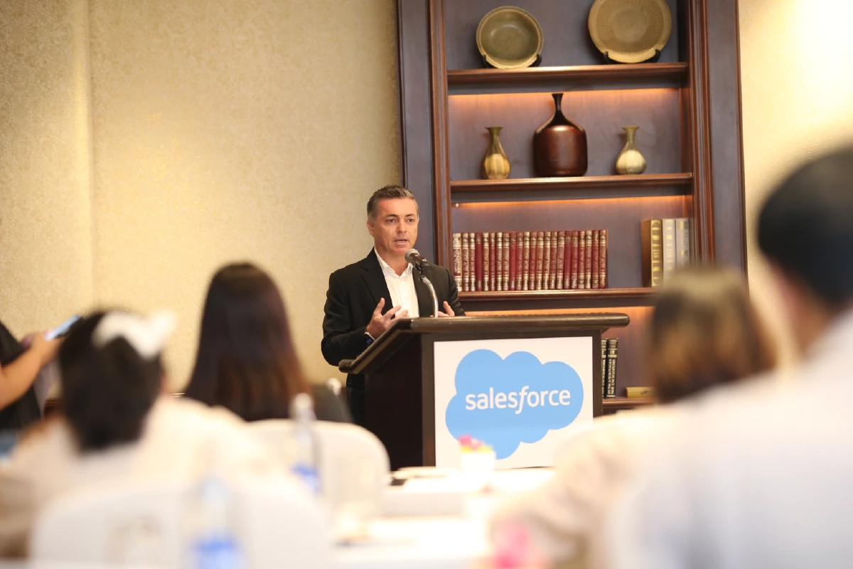 เจมส์ แม็คลีรี (James McLeary) ประธานเจ้าหน้าที่ฝ่ายสารสนเทศ และประธานเจ้าหน้าที่ฝ่ายความปลอดภัยสารสนเทศ โรงพยาบาลบำรุงราษฎร์ อินเตอร์เนชั่นแนล  