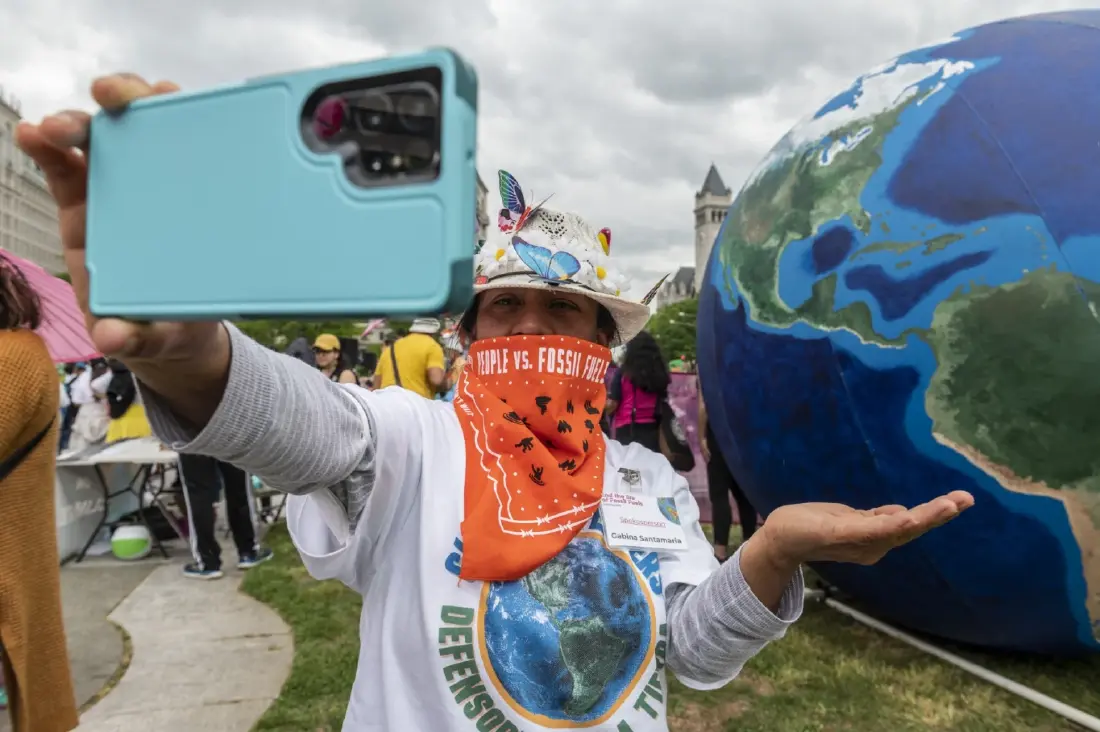 22 เมษายน  วันคุ้มครองโลก  Earth Day - พลังของพวกเรา โลกของพวกเรา Credit ภาพ AFP