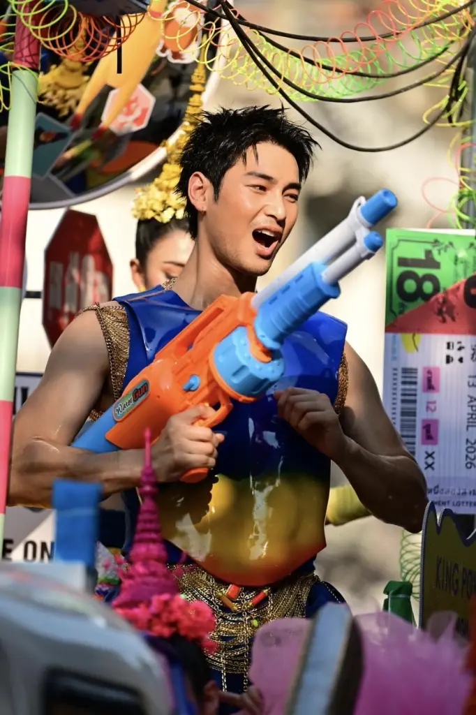 คิง เพาเวอร์ จัดใหญ่ 'อภิมหาสงกรานต์รางน้ำ  THE JOY OF THAI ตะลุยสุข สนุกไทย'