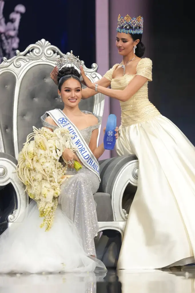 นางงามเสื้อกาวน์! 'น้ำผึ้ง กานต์ธีรา' Miss World Thailand 2026