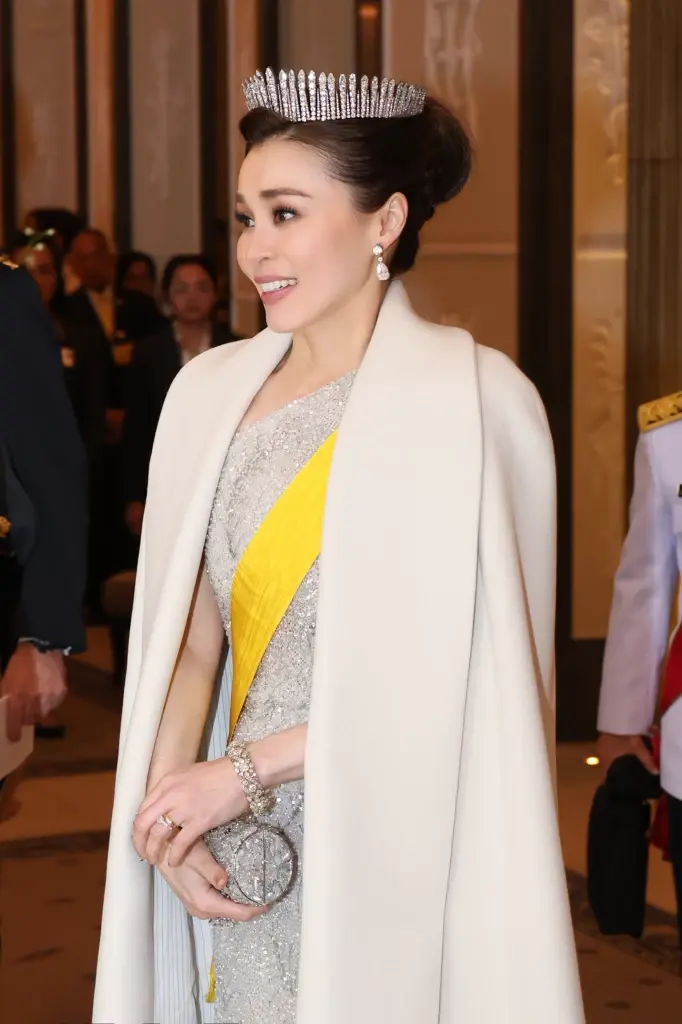 เทียร่า Fringe –พระปั้นเหน่ง มรดกแห่ง ราชวงศ์จักรีหลายรัชสมัย