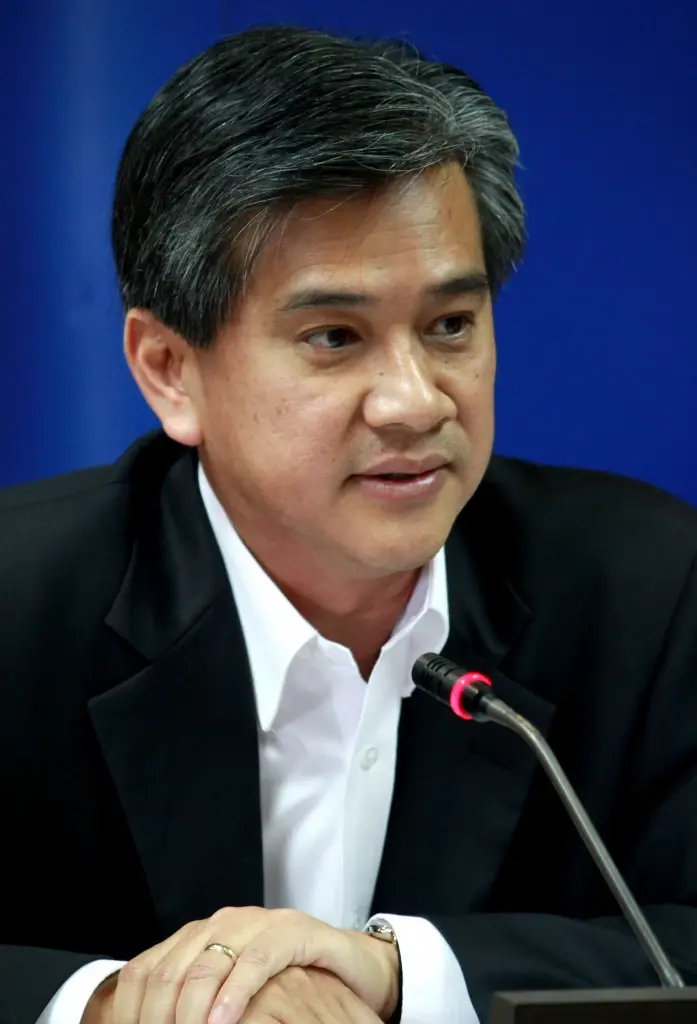 อภิรักษ์ โกษะโยธิน 