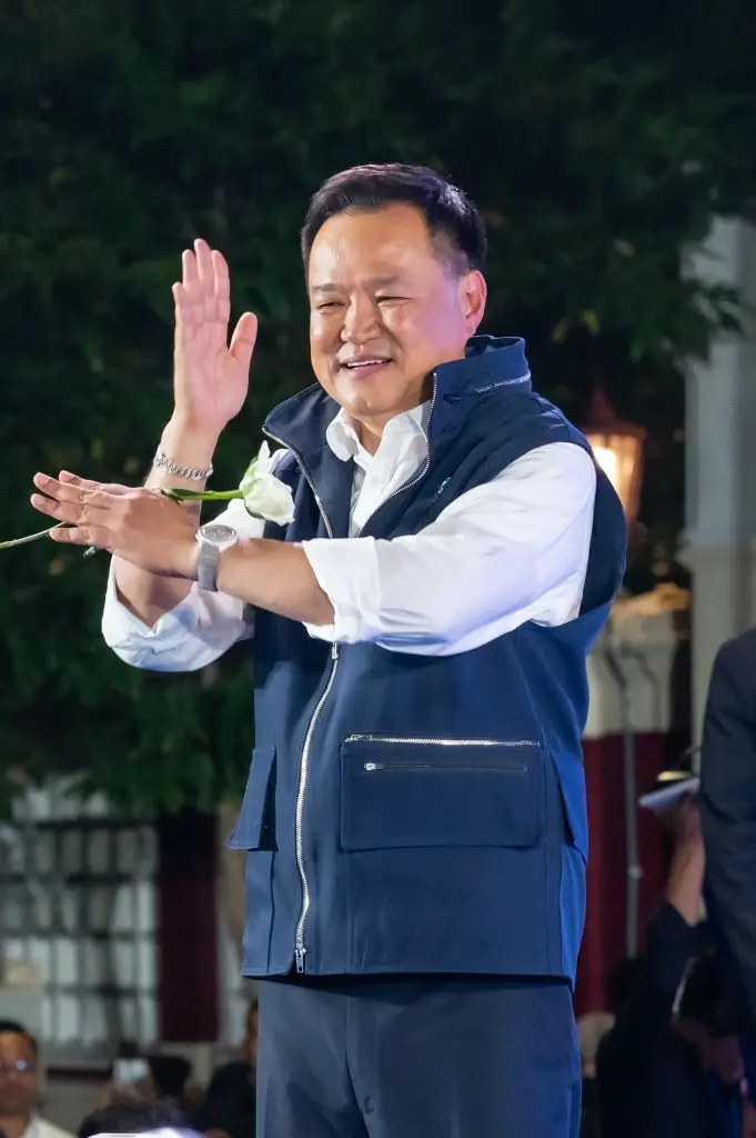 การเมืองยุคนี้ ทำไมนักการเมืองควรมี Meme เป็นของตัวเอง