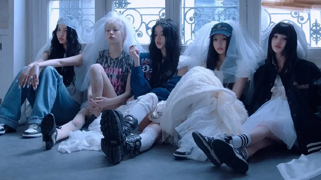 ชวนฟัง ‘It’s me’ จาก ILLIT สำรวจวิธีคิดคนยุคใหม่ ทำไมเราถึงต้องเป็น ‘เมน’ ของตัวเอง?