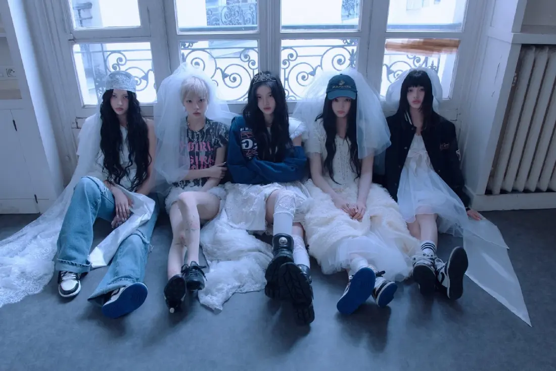 ชวนฟัง ‘It’s me’ จาก ILLIT สำรวจวิธีคิดคนยุคใหม่ ทำไมเราถึงต้องเป็น ‘เมน’ ของตัวเอง?