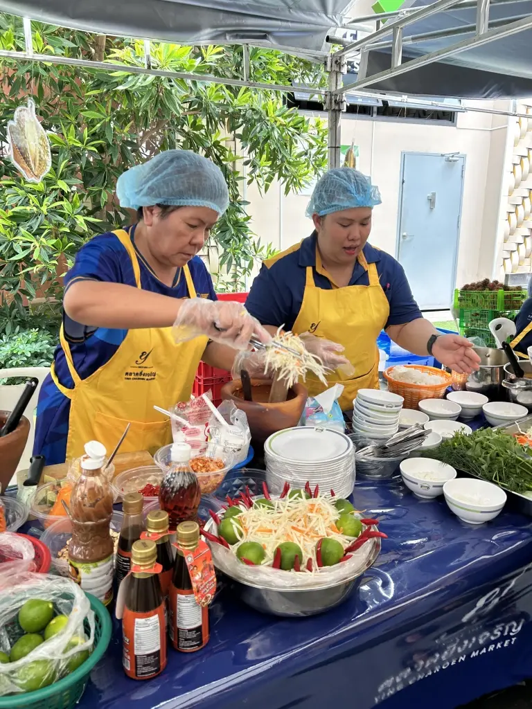 ตลาดยิ่งเจริญ จัดกิจกรรม 'บุฟเฟต์ทุเรียน' รับฤดูกาลผลไม้