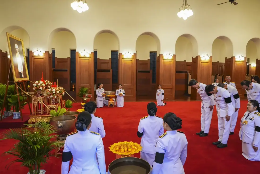 เอไอเอส นำคณะผู้บริหารเข้าถวายน้ำสรงพระศพ พร้อมสนับสนุนภารกิจการสื่อสาร