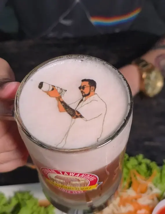 เยอรมันตะวันแดง Foam Art : มาตรฐานใหม่เบียร์สดไทย ฟองเบียร์ปรินท์รูปได้