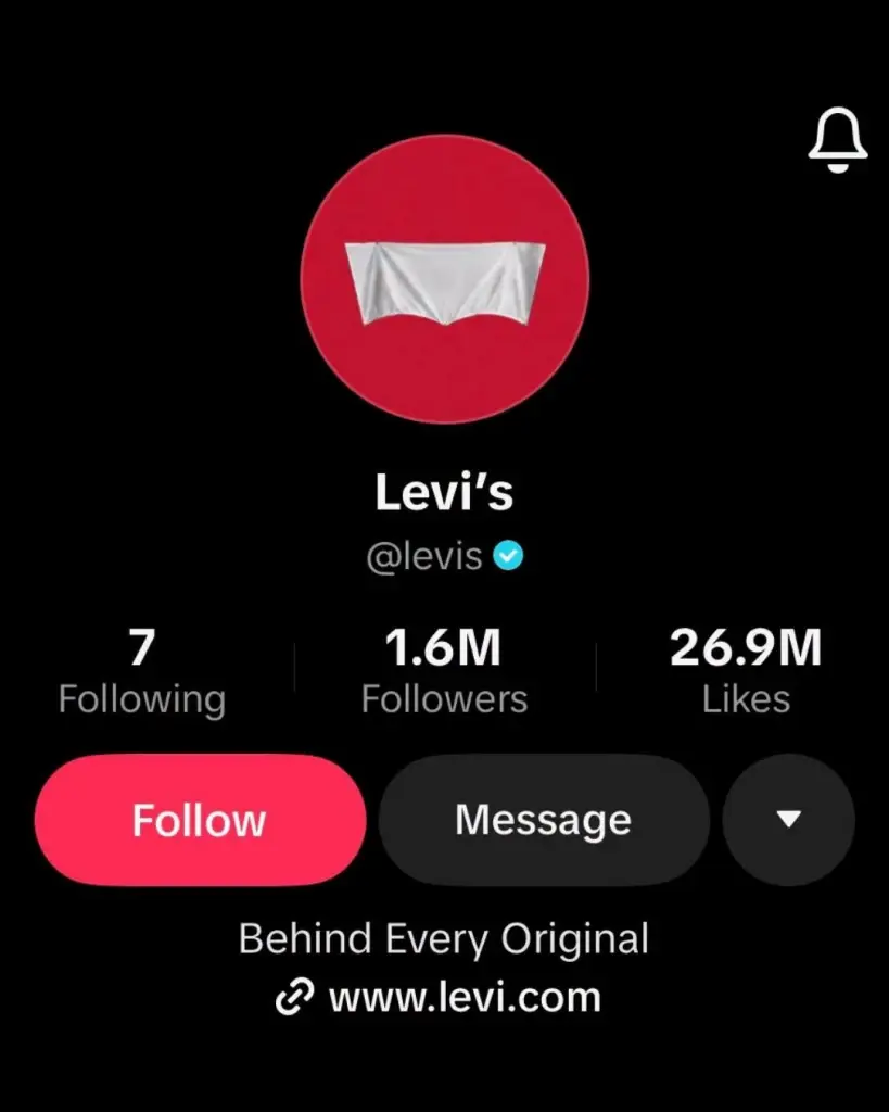 เปิดเหตุผล ทำไม? FIFA สั่งปิดโลโก้ Levi's กลางสนามแข่งบอลโลก 2026