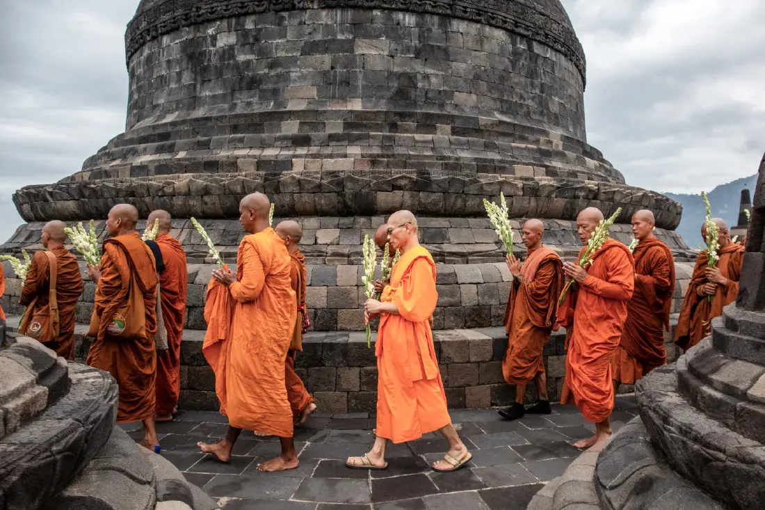 วิสาขบูชา ณ บุโรพุทโธ ความยิ่งใหญ่ของเทศกาลพุทธศาสนาในดินแดนมุสลิม