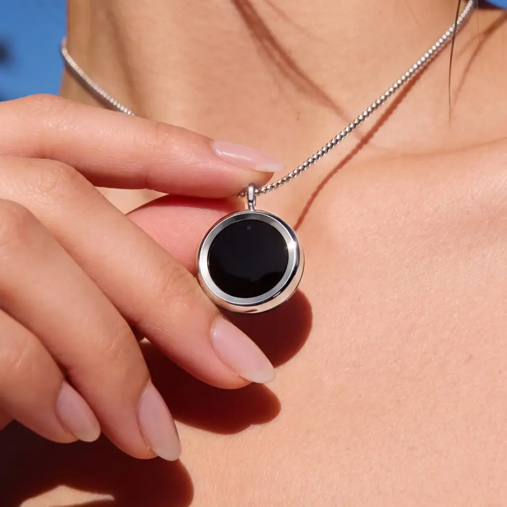 'The Gem' สร้อยคออัจฉริยะ เอาใจคนรักผิว ตรวจจับ UV เรียลไทม์